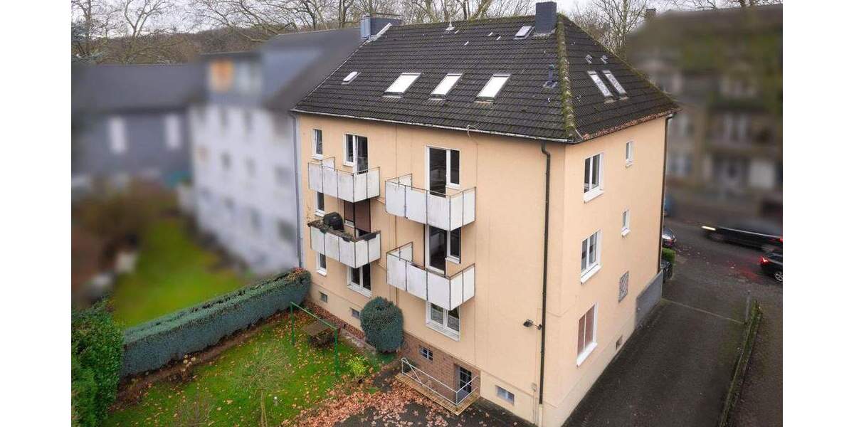 Attraktives Mehrfamilienhaus in Bochum-Ehrenfeld - 6 Wohnungen und 3 Garagen zu verkaufen! 1 zimmer