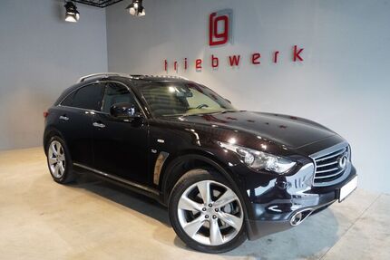 INFINITI QX70