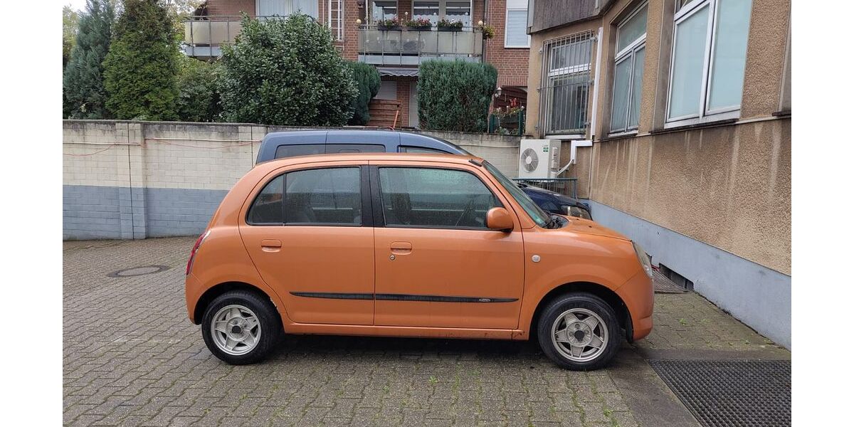 Daihatsu TREVIS 89.500 km 3.300 € Duisburg 47167