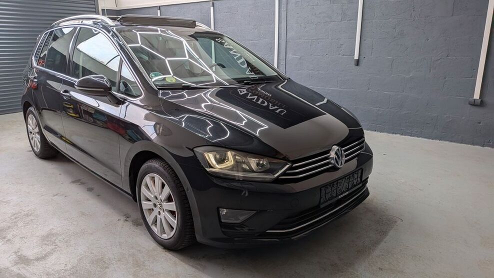 VW Golf Sportsvan 320.000 km 7.300 € Moers 47441