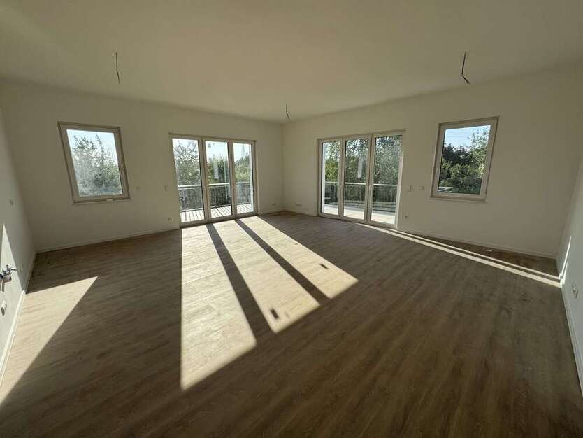 Wohnung zum Mieten in Neuendorf 1.721,12 € 107.57 m²