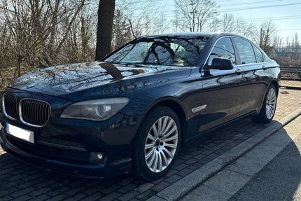 BMW 740 293.000 km 8.400 &euro; Essen 45147