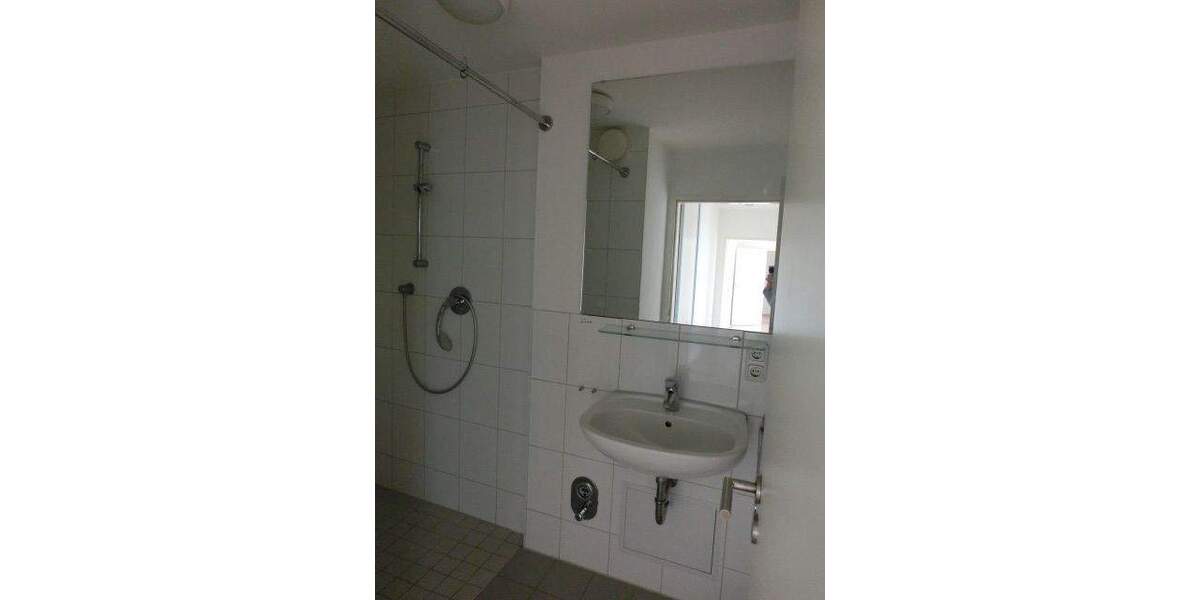 Etagenwohnung Duisburg Hochheide - 3 Zimmer, 84 m&sup2;, 699&euro; | Angebot:26874909