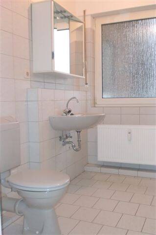 Großzügige 3-Zimmer-Wohnung mit Balkon, Gäste-WC & Garage 3 zimmer