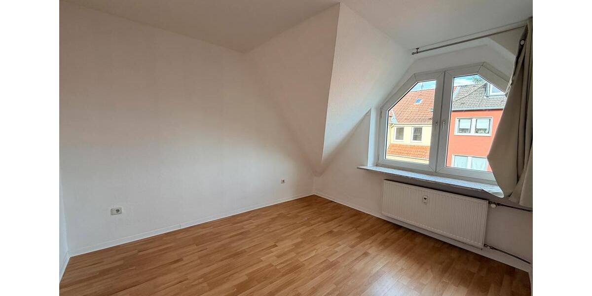 Dachgeschoßwohnung Essen Stadtbezirk II - 2 Zimmer, 65 m&sup2;, 790&euro; | Angebot:26347701