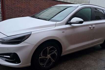 Hyundai i30 46.000 km 13.500 &euro; Oberhausen 46149