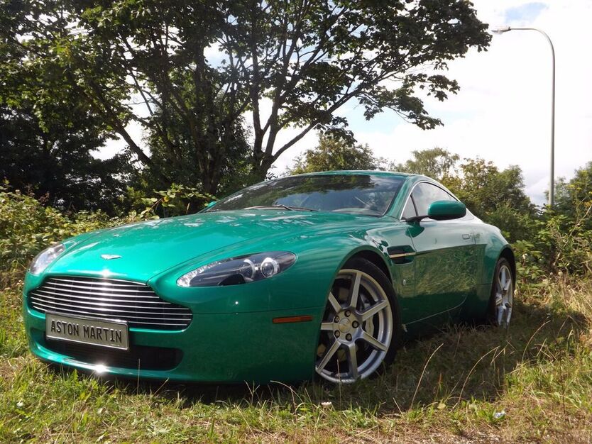Aston Martin V8 Vantage 59.500 km 49.500 € Mettmann 40822