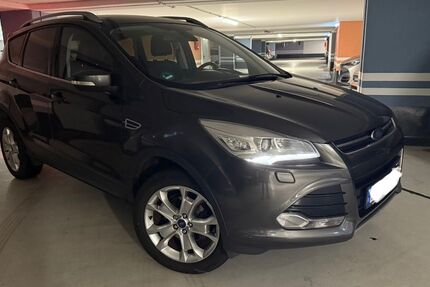 Ford Kuga 62.000 km 8.990 &euro; Bochum 44787