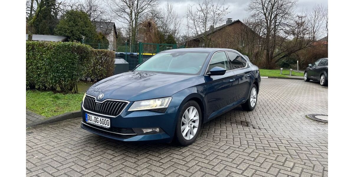 Skoda Superb 124.000 km 18.700 &euro; Duisburg 47229
