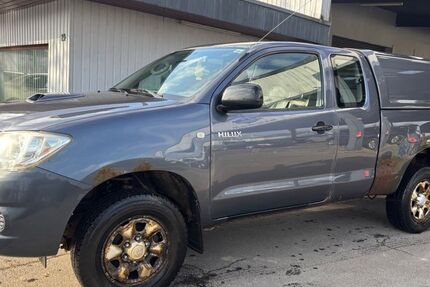 Toyota Hilux 312.000 km 7.650 &euro; Essen 45356