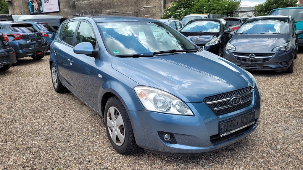 Kia ceed / Ceed 228.000 km 1.990 &euro; Essen 45356