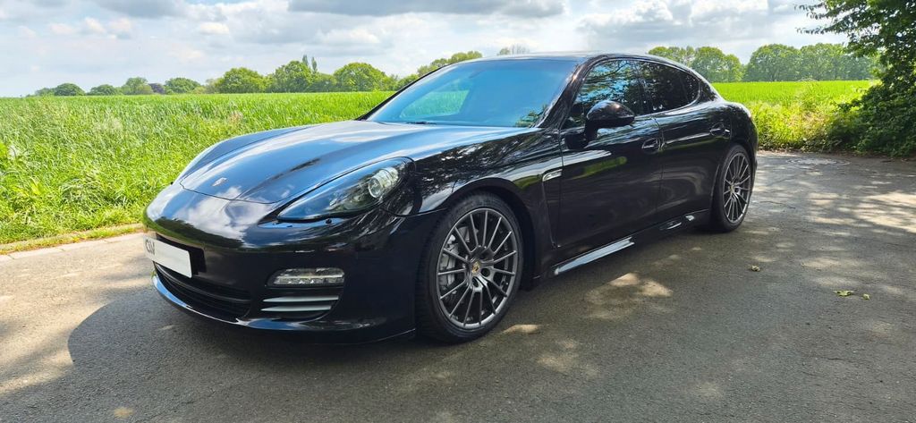 Porsche Panamera 177.082 km 24.900 &euro; Marl 45770