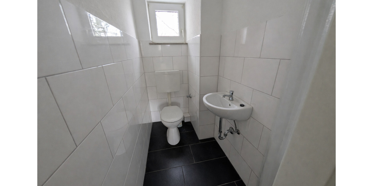 **Balkon gefällig? +Raufasertapeten +neuer Laminat +Tageslichtbad +großzügig** 3 zimmer