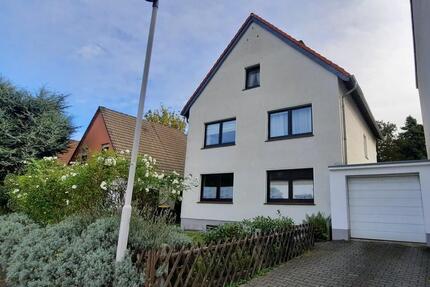 Von privat: Freistehendes 3-Familienhaus mit Garage, ruhige Lage zimmer