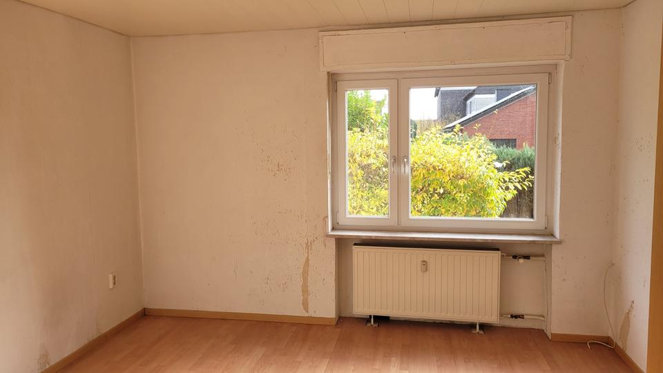 Provisionsfreies, Zweifamilienhaus mit Einliegerwohnung 8 zimmer