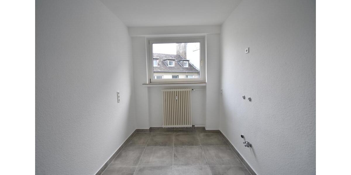 Etagenwohnung Essen Stadtkern - 3 Zimmer, 92 m&sup2;, 895&euro; | Angebot:24862007
