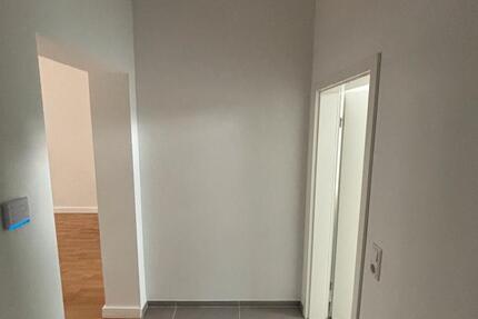 NEU|| SinglePaar-EG-Barrierefrei 2 Zi 52qm Kernsarniert in Wanne 2.5 zimmer