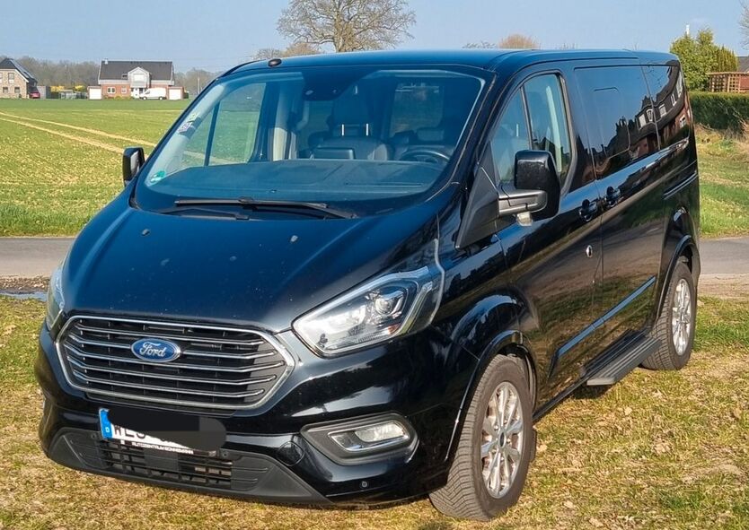 Ford Tourneo Custom 123.000 km 28.900 € Kamp-Lintfort 47475