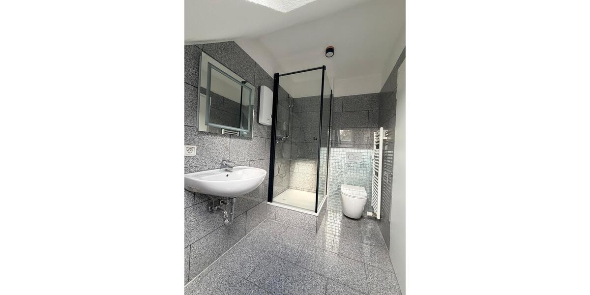 Dachgeschoßwohnung Essen Stadtbezirk II - 2 Zimmer, 65 m&sup2;, 790&euro; | Angebot:26347701