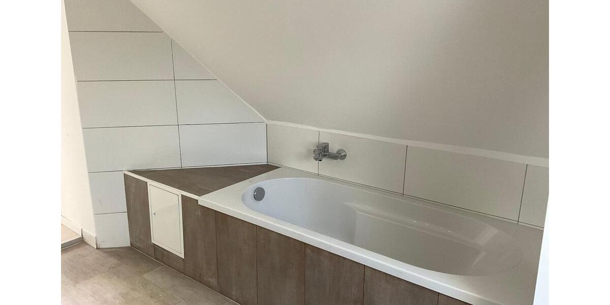 Kernsanierte Wohnung ab sofort frei,Erstbezug alles Neu! 4.5 zimmer