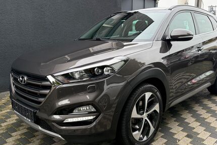 Hyundai TUCSON 106.000 km 18.950 € Duisburg 47259