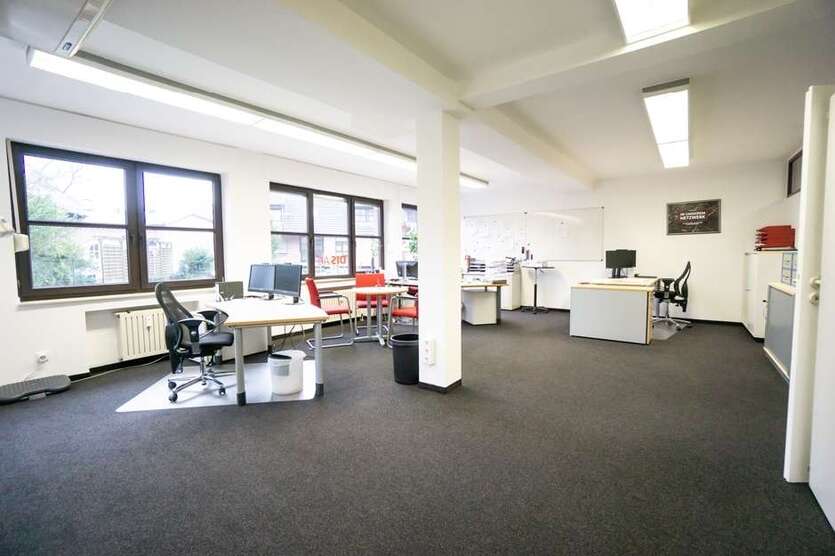 Büro in Krefeld 1.386 € 125.52 m²