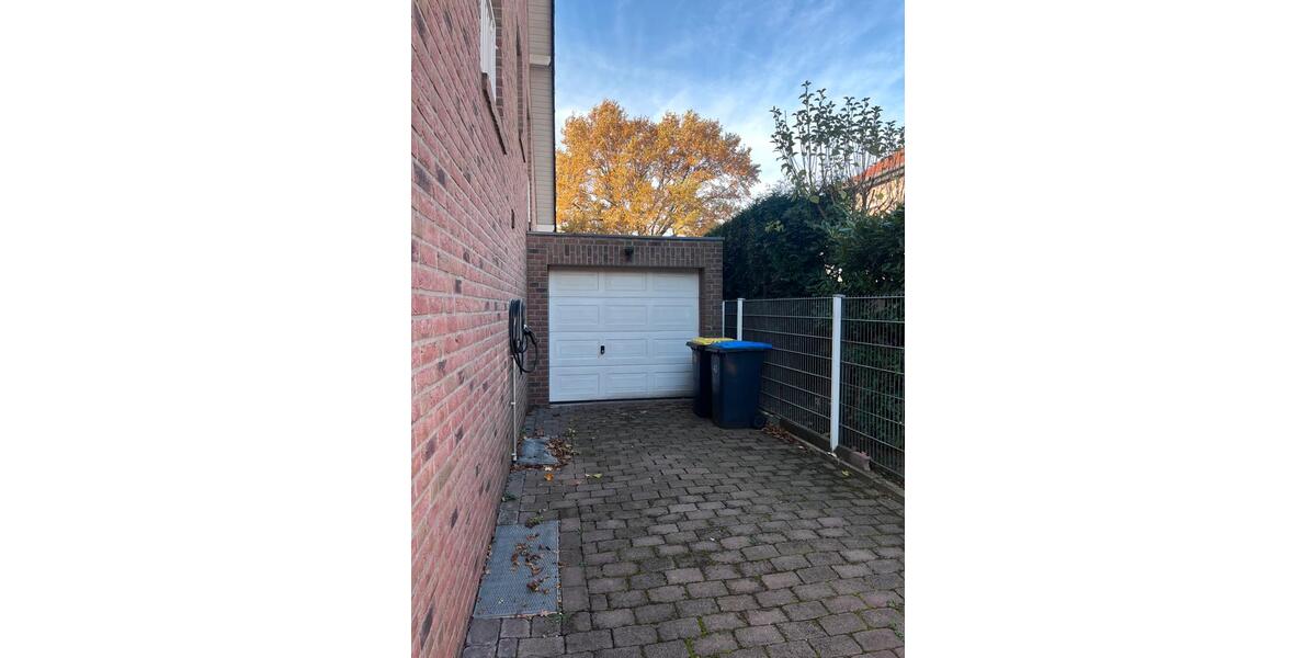 Gepflegte Doppelhaushälfte mit Garten, Garage, PV Anlage in Moers 3 zimmer