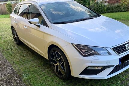 Seat Leon 41.210 km 19.900 € Essen 45145