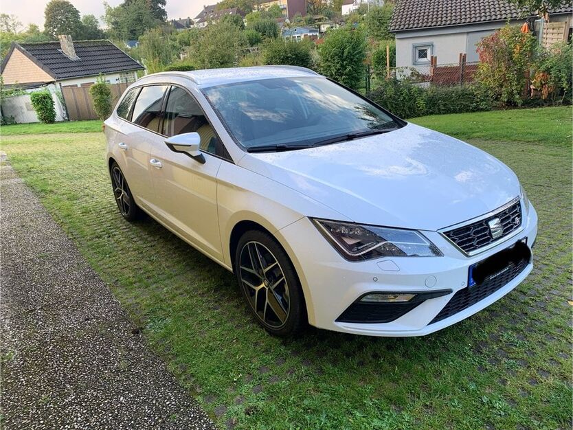 Seat Leon 41.210 km 19.900 € Essen 45145