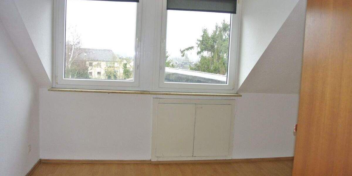 Etagenwohnung Mülheim an der Ruhr Mitte-Ost - 3 Zimmer, 98 m&sup2;, 650&euro; | Angebot:26190093