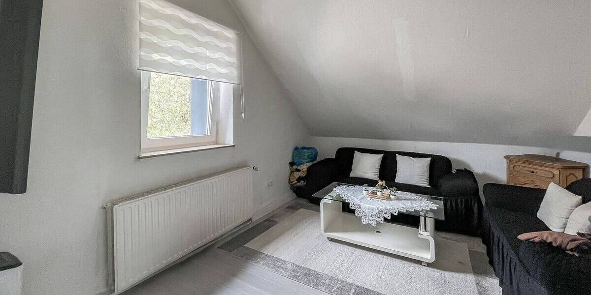 Einfamilienhaus + Mehrfamilienhaus - 7 Einheiten - 5 Garagen - freistehend 1 zimmer