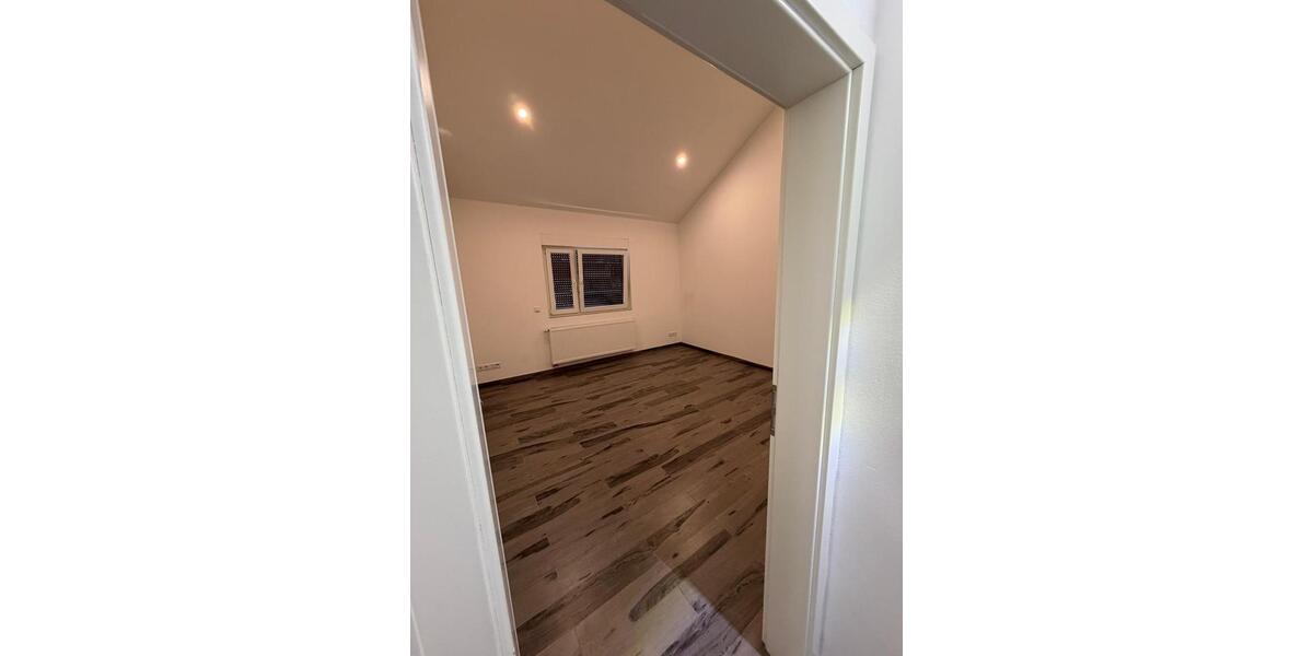 Doppelhaushälfte Essen Stadtbezirk V - 4.5 Zimmer, 150 m&sup2;, 2.800&euro; | Angebot:27615851