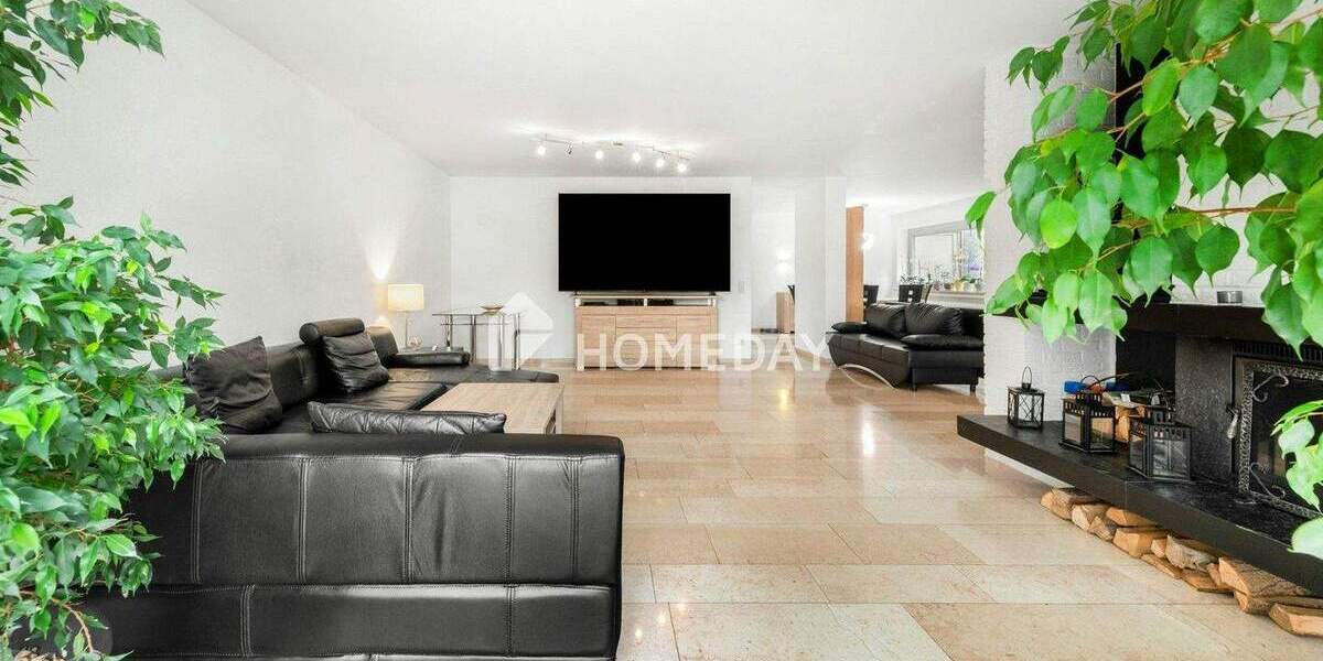 Modernisierte Erdgeschosswohnung mit Kamin, Massagedusche & privatem Garten - Wohnen mit Stil 3 zimmer