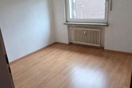 Wohnung Duisburg Bruckhausen - 2 Zimmer, 48 m&sup2;, 300&euro; | Angebot:26387552