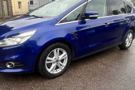 Ford S-Max 143.356 km 9.950 &euro; Essen 45326