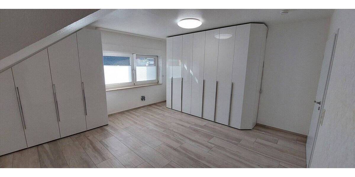 Etagenwohnung Ratingen Zentrum - 2 Zimmer, 117 m&sup2;, 1.390&euro; | Angebot:26818922
