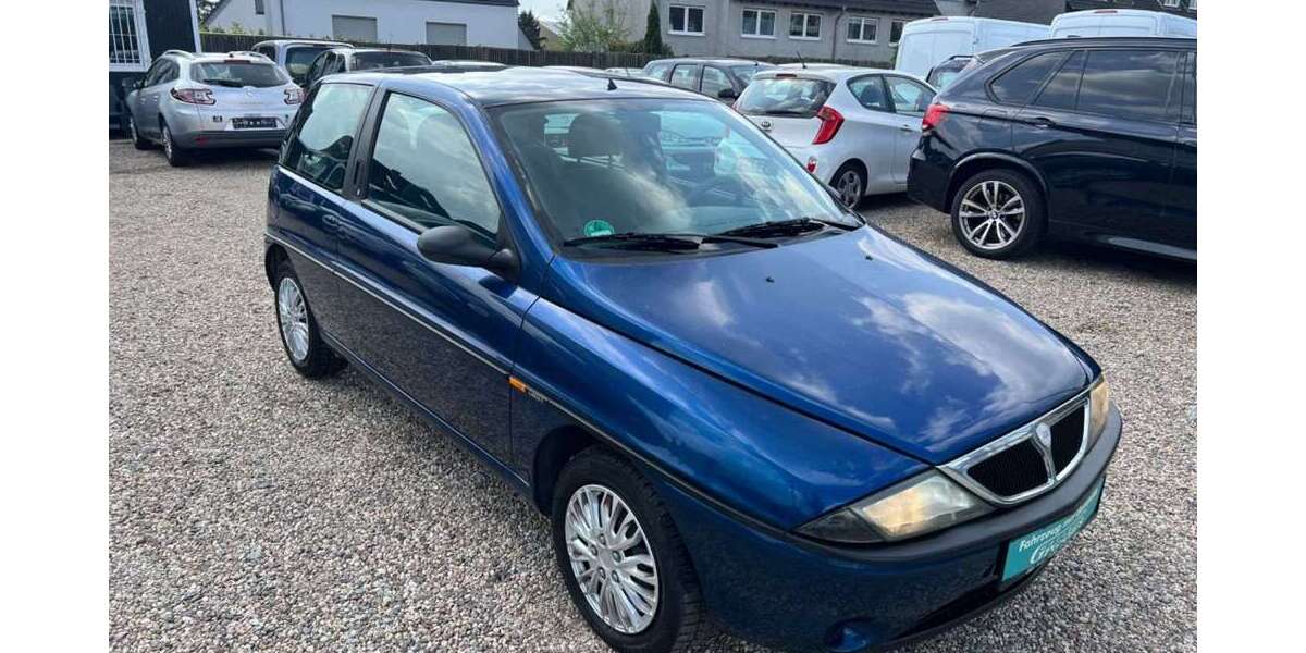 Lancia Ypsilon 39.000 km 2.999 € Essen 45147