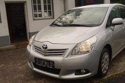 Toyota Verso 187.000 km 7.200 € Wuppertal 42329