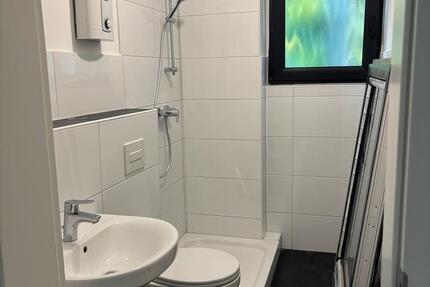 Neu sanierte 2 12-Zimmer-Wohnung im 1. OG (52m²) – Erstbezug 2 zimmer