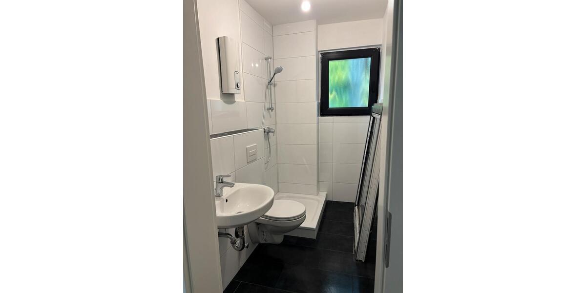 Neu sanierte 2 12-Zimmer-Wohnung im 1. OG (52m²) – Erstbezug 2 zimmer