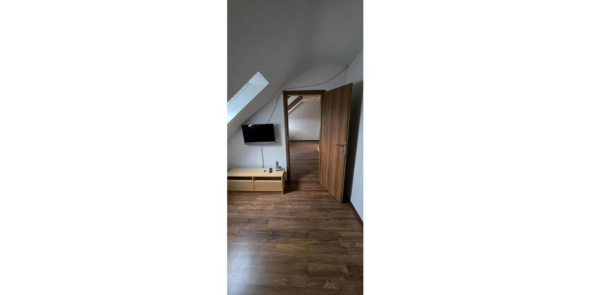 Dachgeschoßwohnung Dinslaken Hiesfeld - 2 Zimmer, 35 m&sup2;, 640&euro; | Angebot:25589825