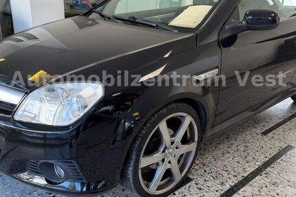 Opel Tigra 135.000 km 2.990 &euro; Recklinghausen 45657