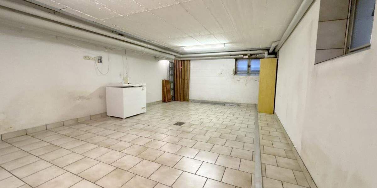 Mehrfamilienhaus, Wohnhaus Oberhausen Sterkrade-Nord - 9 Zimmer, 254 m&sup2;, 759.000&euro; | Angebot:25319533