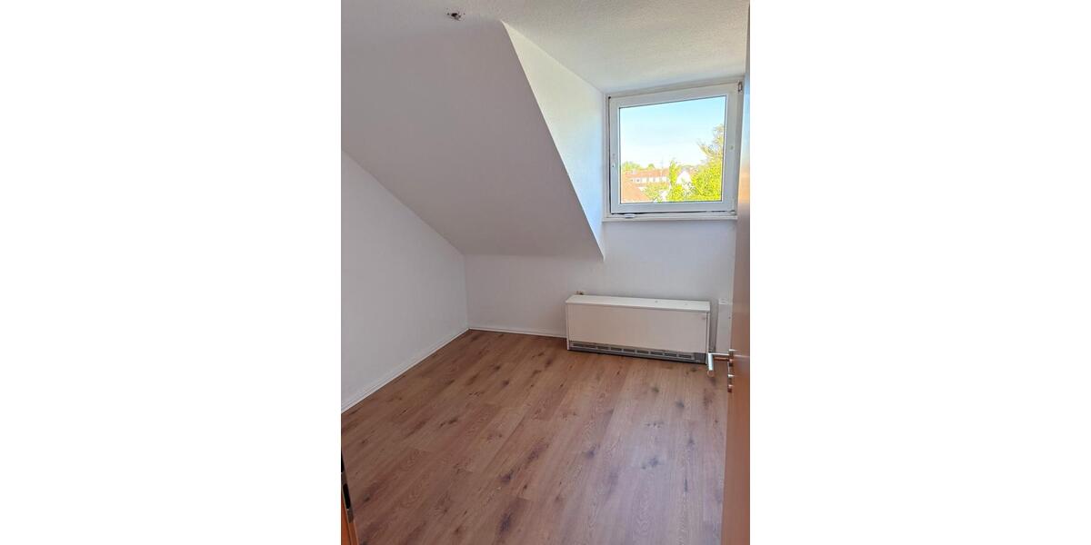 Dachgeschoßwohnung Oberhausen Rothebusch - 3 Zimmer, 51 m&sup2;, 480&euro; | Angebot:26405954