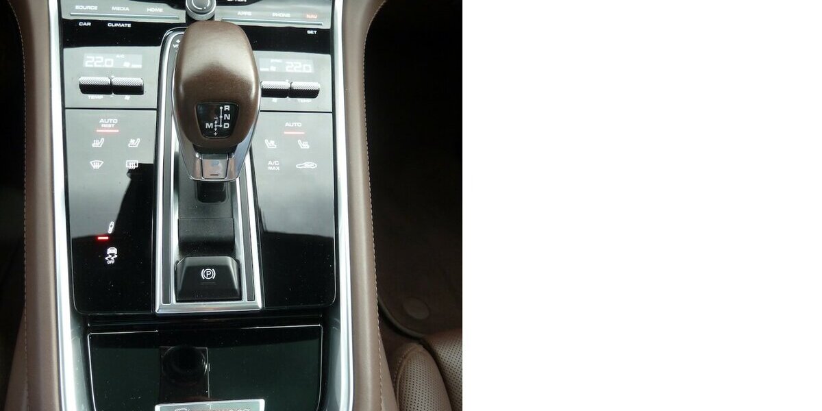 Porsche Panamera Turbo Sport Turismo Chrono Pano Matrix 105.000 km 62.900 € Ratingen 40885