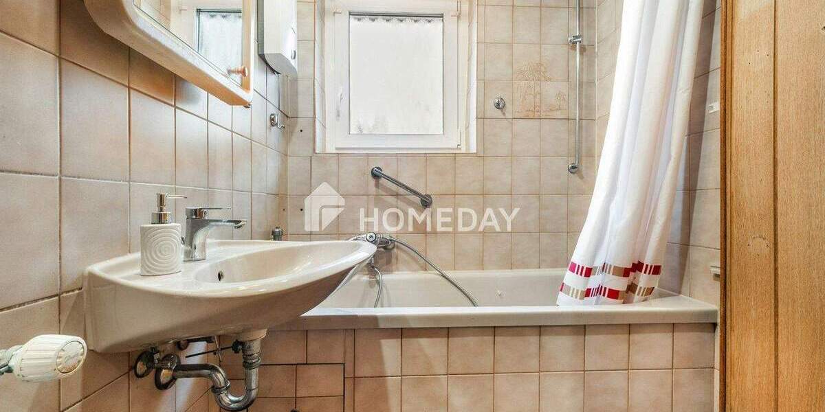 Etagenwohnung Essen Bergerhausen - 5 Zimmer, 103 m&sup2;, 229.000&euro; | Angebot:25695458