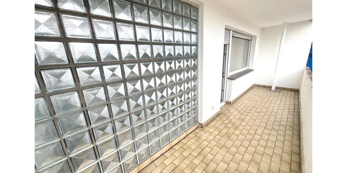 Große 3 Zimmerwohnung mit Balkon 3 zimmer