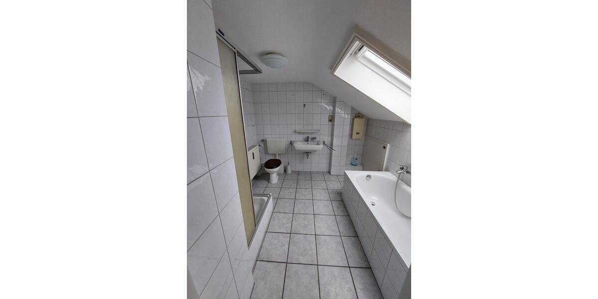 Dachgeschoßwohnung Velbert - 2 Zimmer, 50 m&sup2;, 490&euro; | Angebot:27592869
