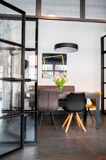 Moderner Schreibtischplatz in vollausgetattetem Büro in Duisburg - All-in-Miete zimmer