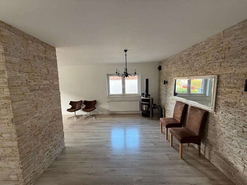 Freistehendes Einfamilienhaus mit Einliegerwohnung zimmer